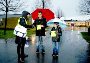 20 000 reflexer delas ut till östgötarna lf östgöta reflexutdelning