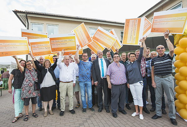 Pengaregn ur Kinda-Ydre Sparbanks jubileumsfond gruppbild rimforsa web