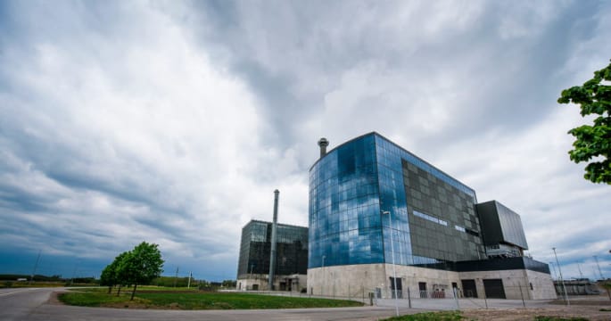 Lejonpannan nominerad till Årets Bygge två glashus vid e4:an i linköping. lejonpannan (närmast i bild), är granne med den äldre gärstadpannan.