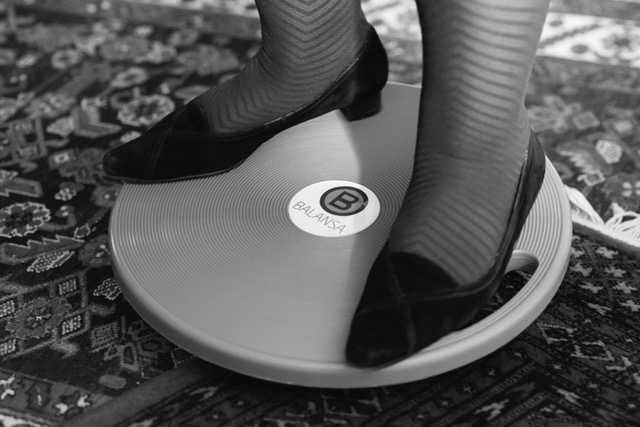 Cojn Balansa medverkar i ett forskningsprojekt. balansplatta c