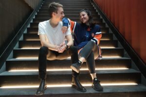 Unga i Linköping får verktyg för att kunna förbättra samhället unga i linköping får verktyg för att kunna förbättra samhället. talare: björn fondén och evyn redar