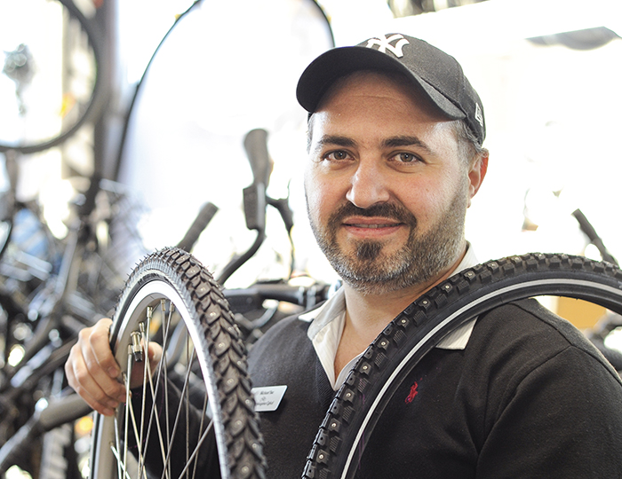 Glöm tjänstebil - nu är det tjänstecykel som gäller! michael isa foto bjorn lisinski