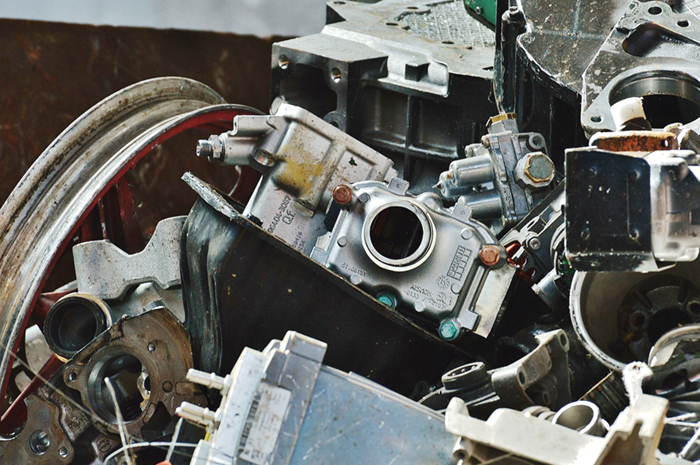 Mr Skrot brinner för återvinning returvallen 2 700