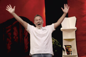 Magnus har scenen som verktyg magnus