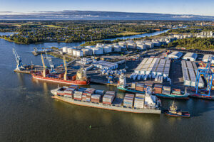 Norrköpings Hamn ska bli en ännu större internationell knutpunkt norrkopings hamn panorering