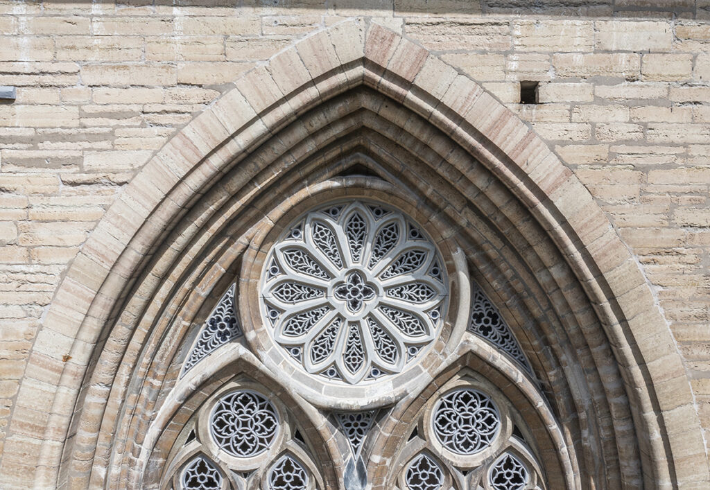 Teamwork i Borghamn bakom Stenpriset rosettfönstret på linköpings domkyrka web