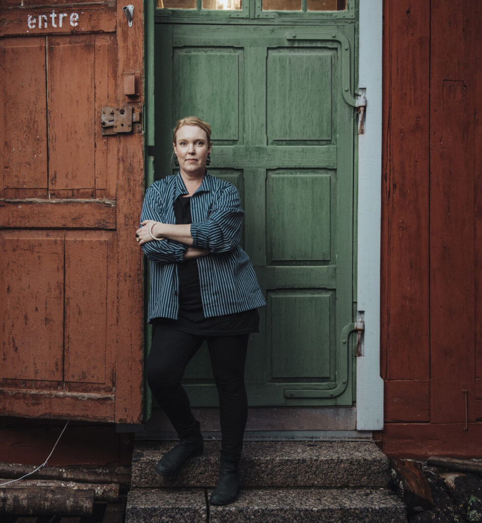 Just Wood förvärvar träsnideriet i Gamla Linköping stina grundare just wood web