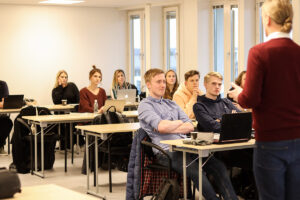 Kompetensutveckling för framtidens arbetsliv studerande klassrum web