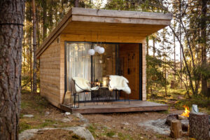 Njut naturens lugn på skogshotell av fotograf engström fotograf i linköping, norrköping, Östergötland