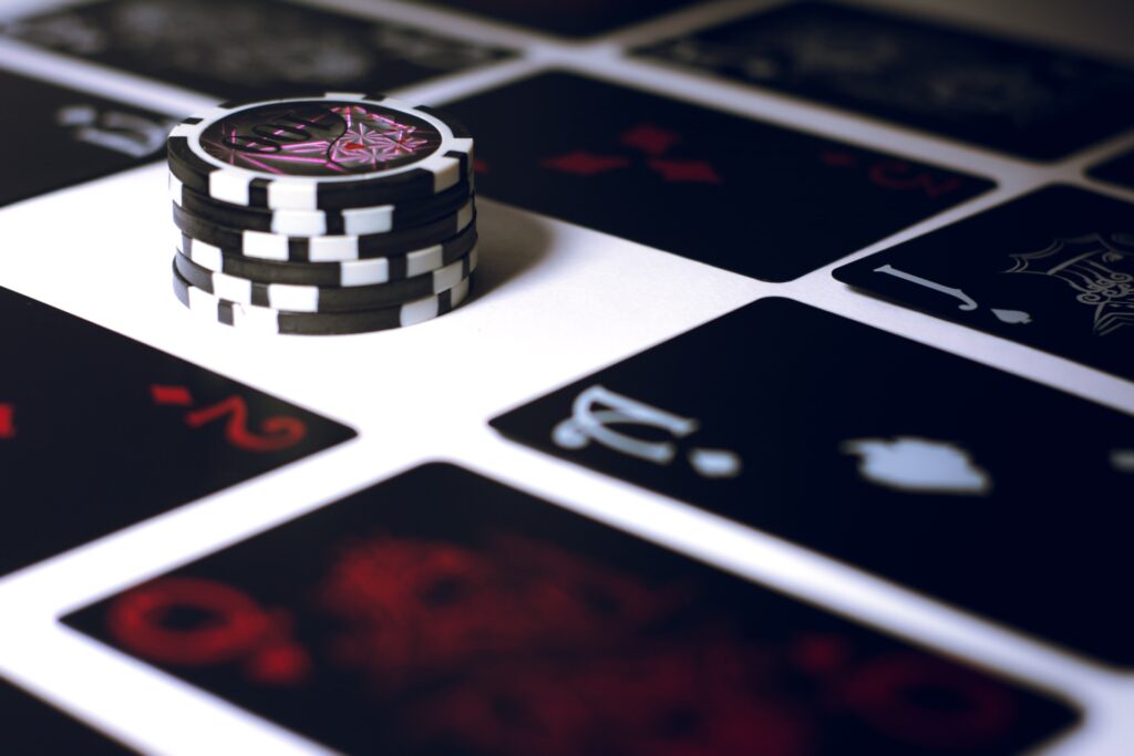 Så här spelar du säkert på utländska casinon idag esteban lopez t5nqe65i1aq unsplash
