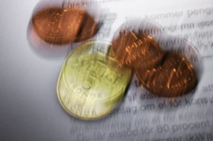 Kritiska ekonomiska perioder & lösningar i Regionen shutterstock 2336705567