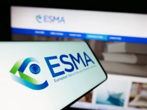 EU öppnar MiCA-registret - så påverkas kryptomarknaden shutterstock 2383844761